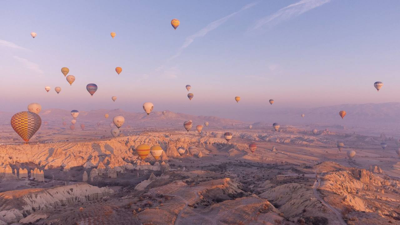 5 Famous Places to Visit Around the World